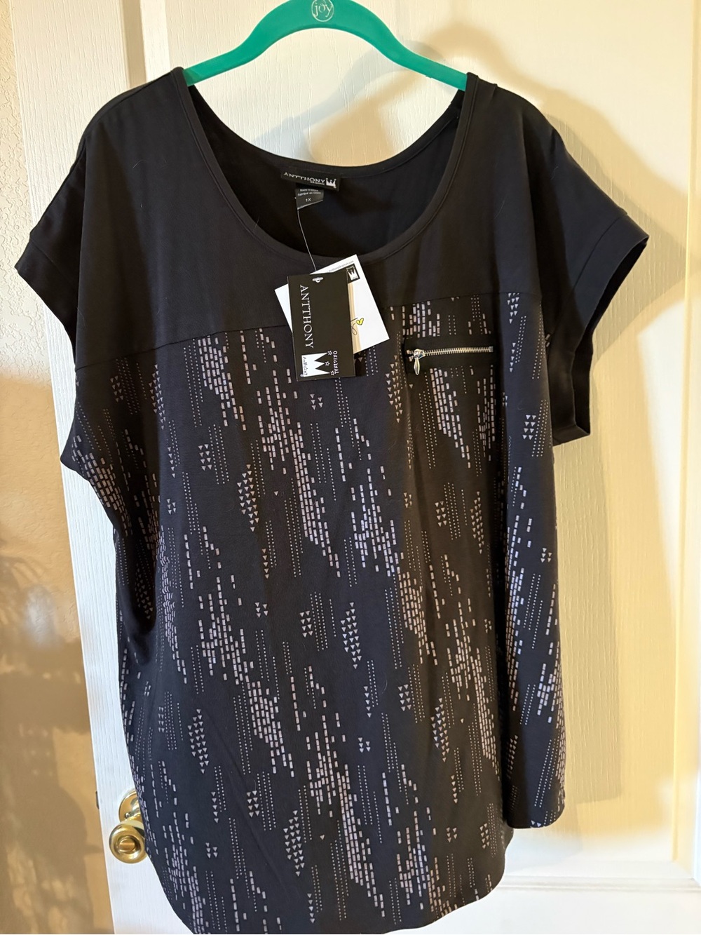 Antthony Black Short-Sleeve Zip-Accent Patterned Top